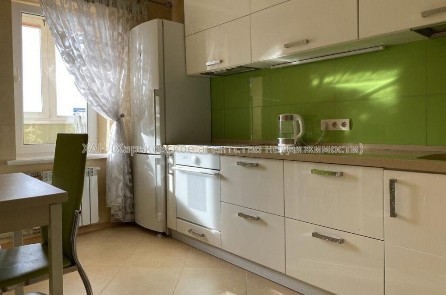 Продам квартиру, Вадима Манька ул. , 1 кім., 37.20 м², евроремонт 
