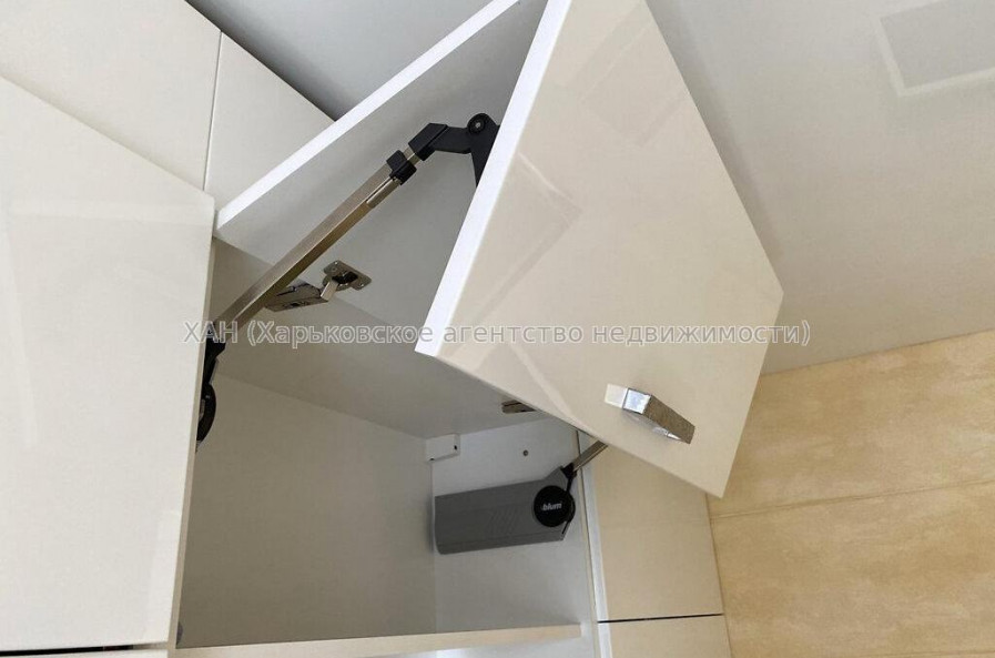 Продам квартиру, Вадима Манька ул. , 1 кім., 37.20 м², евроремонт 