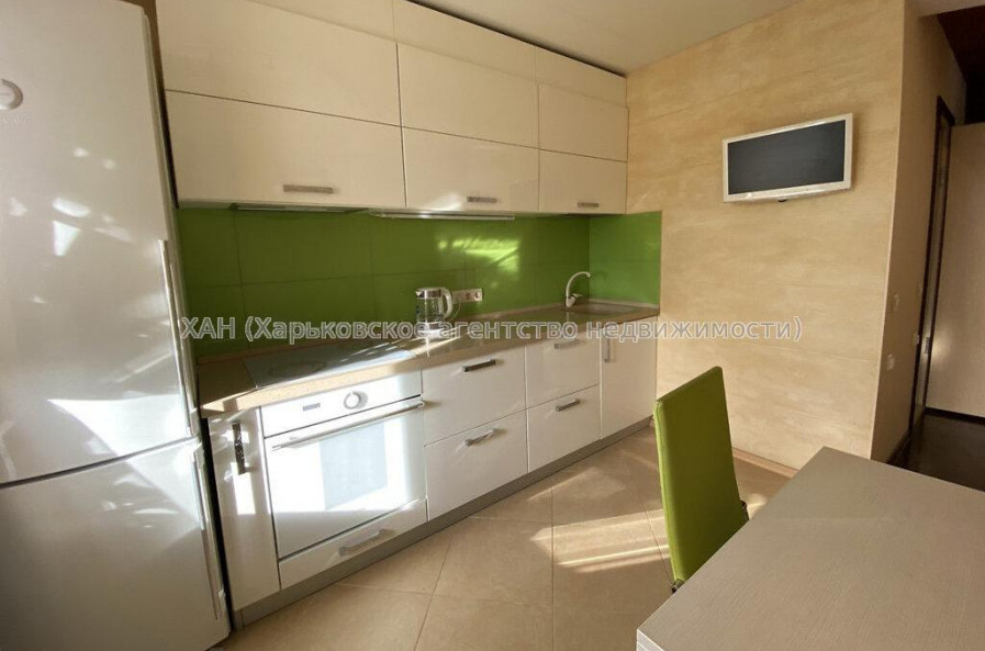 Продам квартиру, Вадима Манька ул. , 1 кім., 37.20 м², евроремонт 