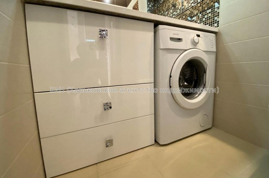 Продам квартиру, Вадима Манька ул. , 1 кім., 37.20 м², евроремонт 