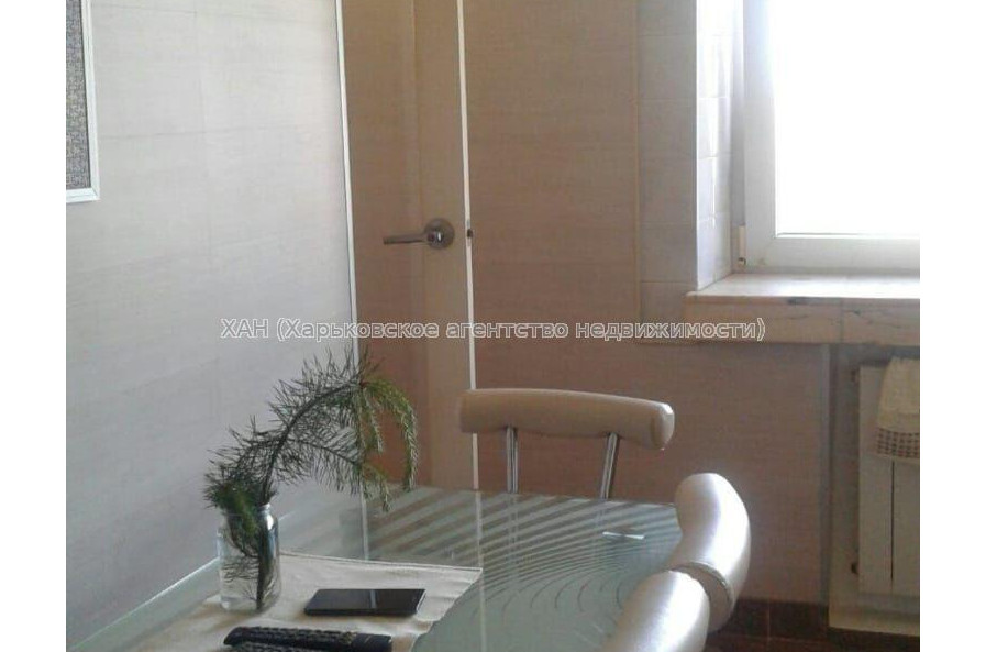 Продам квартиру, 3 кім., 65 м², евроремонт 