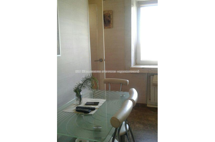 Продам квартиру, 3 кім., 65 м², евроремонт 