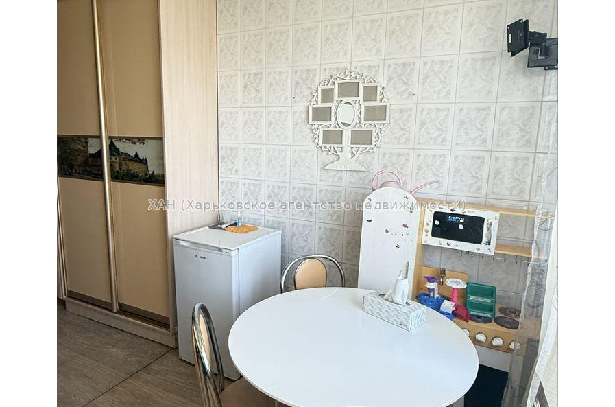Продам квартиру, Бригады Хартия ул. , 2 кім., 52 м², евроремонт 