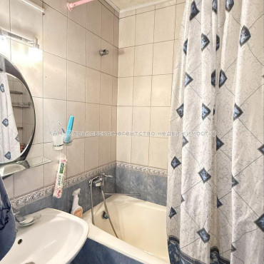 Продам квартиру, Бригады Хартия ул. , 2 кім., 52 м², евроремонт 