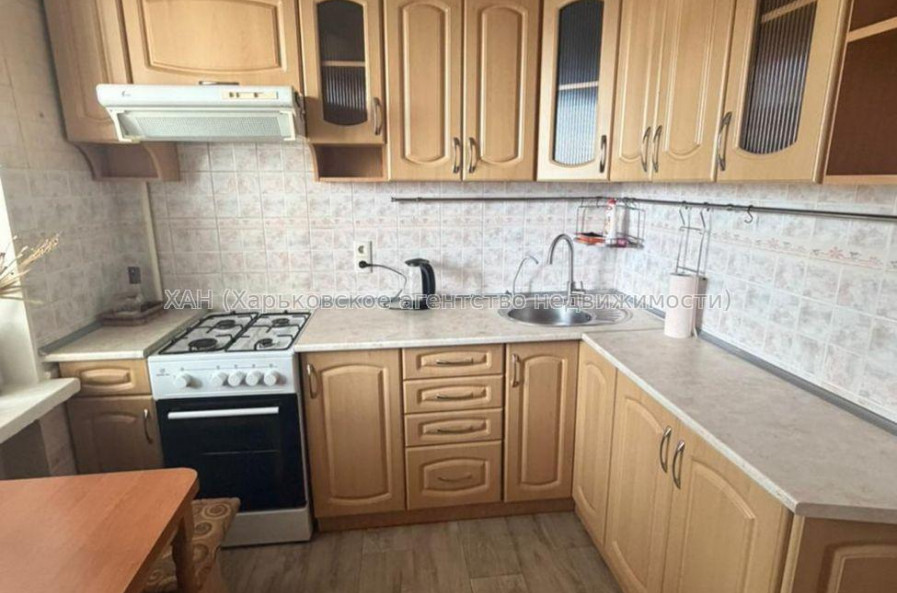 Продам квартиру, 23 Августа ул. , 1  ком., 38 м², косметический ремонт 