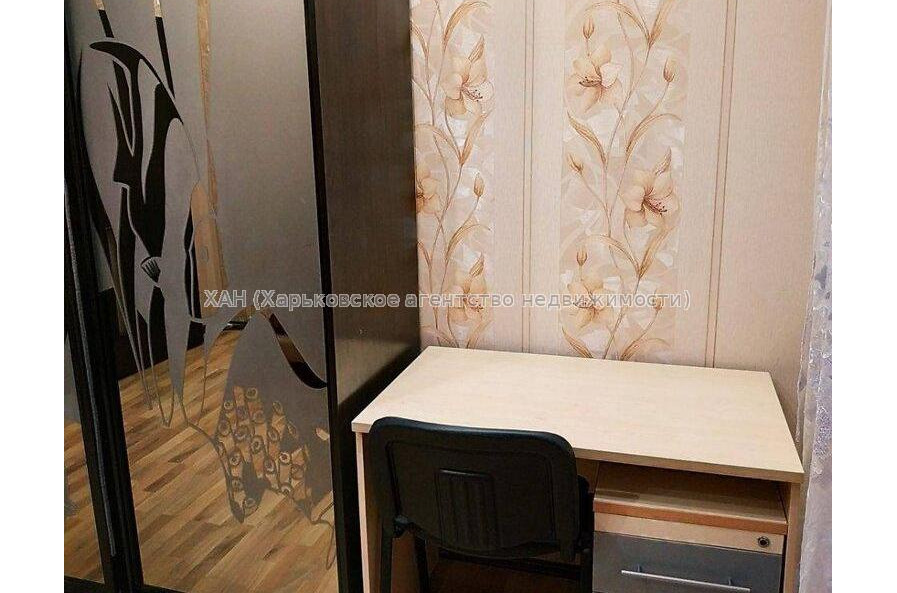 Продам квартиру, Владислава Зубенко ул. , 1  ком., 21 м², капитальный ремонт 