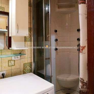 Продам квартиру, Владислава Зубенко ул. , 1  ком., 21 м², капитальный ремонт 