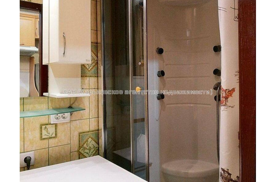 Продам квартиру, Владислава Зубенко ул. , 1  ком., 21 м², капитальный ремонт 