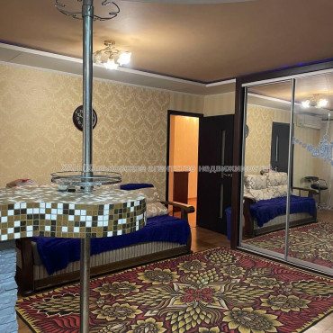 Продам квартиру, Юрия Кондратюка въезд , 3 кім., 55 м², капитальный ремонт 