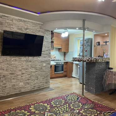 Продам квартиру, Юрия Кондратюка въезд , 3 кім., 55 м², капитальный ремонт 