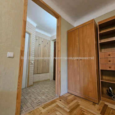 Продам квартиру, Ощепкова Андрея ул. , 2 кім., 42.30 м², капитальный ремонт 