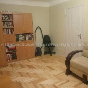 Продам квартиру, Ощепкова Андрея ул. , 2 кім., 42.30 м², капитальный ремонт 