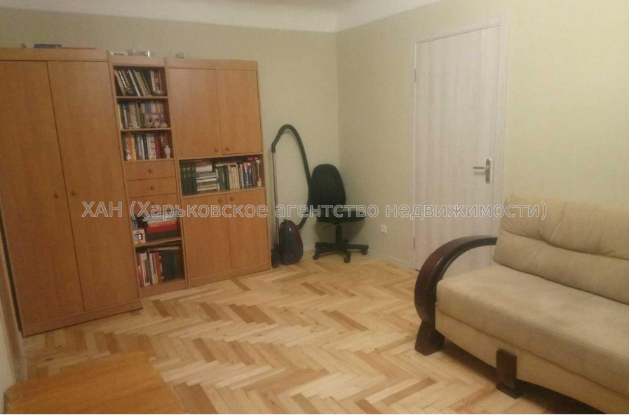 Продам квартиру, Ощепкова Андрея ул. , 2 кім., 42.30 м², капитальный ремонт 