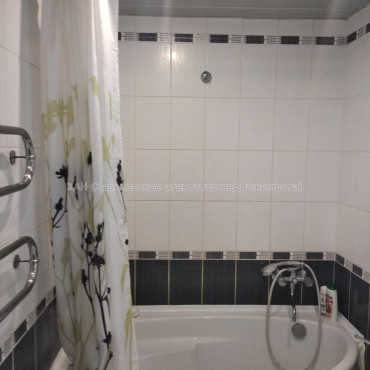 Сдам квартиру, Героев Харькова просп. , 1  ком., 40 м², капитальный ремонт 