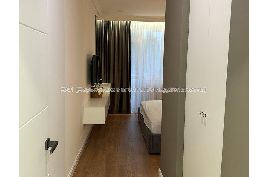 Продам квартиру, Льва Ландау просп. , 3 кім., 97 м², евроремонт 
