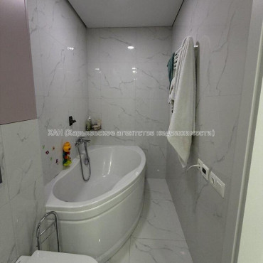 Продам квартиру, Льва Ландау просп. , 3 кім., 97 м², евроремонт 