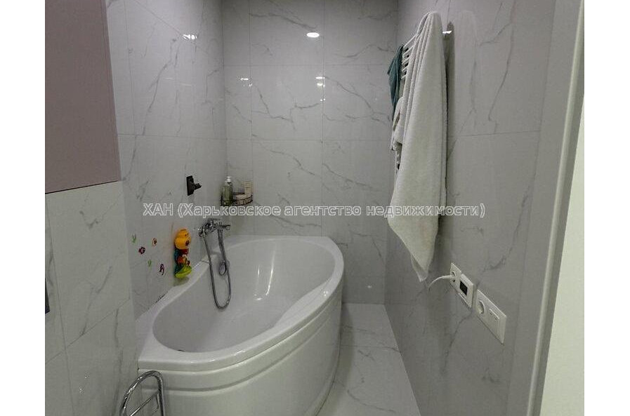 Продам квартиру, Льва Ландау просп. , 3 кім., 97 м², евроремонт 