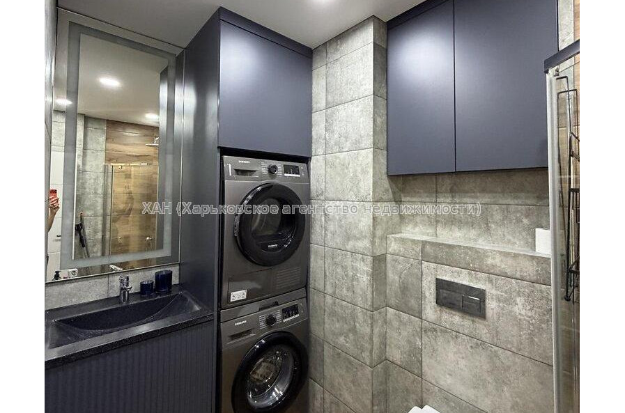 Продам квартиру, Льва Ландау просп. , 3 кім., 97 м², евроремонт 