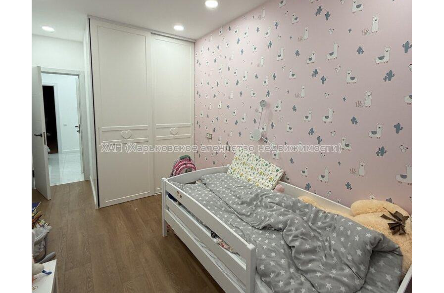 Продам квартиру, Льва Ландау просп. , 3 кім., 97 м², евроремонт 
