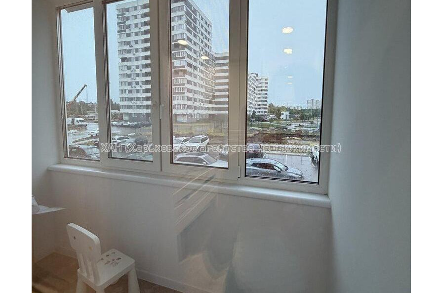 Продам квартиру, Льва Ландау просп. , 3 кім., 97 м², евроремонт 