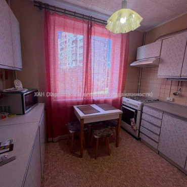 Продам квартиру, Старошишковская ул. , 3  ком., 64.70 м², капитальный ремонт 