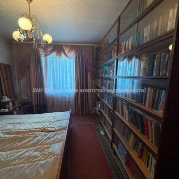 Продам квартиру, Старошишковская ул. , 3  ком., 64.70 м², капитальный ремонт 