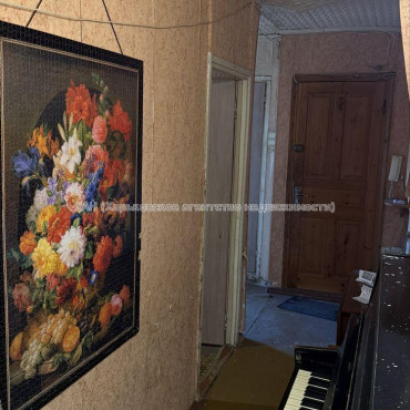 Продам квартиру, Валентиновская ул. , 3  ком., 65 м², косметический ремонт 