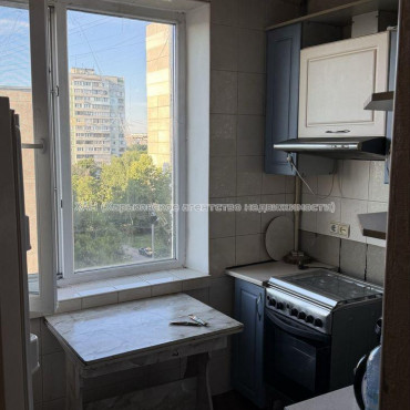 Продам квартиру, Валентиновская ул. , 3  ком., 65 м², косметический ремонт 