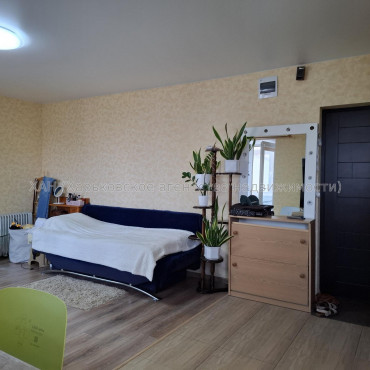 Продам квартиру, Деревянко ул. , 1  ком., 28.90 м², капитальный ремонт 