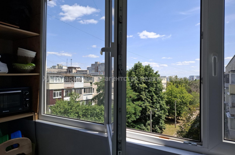 Продам квартиру, Деревянко ул. , 1  ком., 28.90 м², капитальный ремонт 