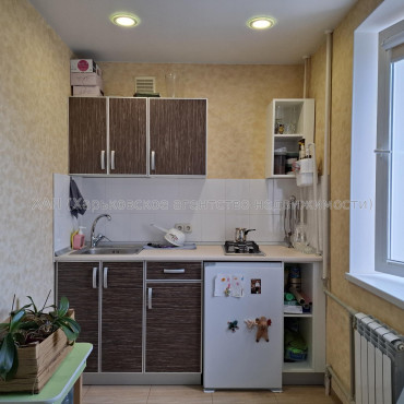 Продам квартиру, Деревянко ул. , 1  ком., 28.90 м², капитальный ремонт 