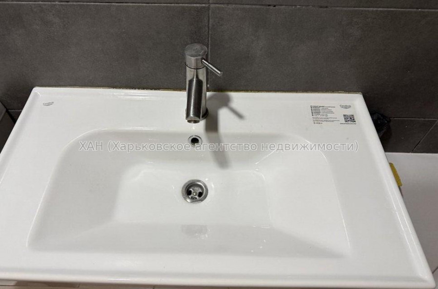 Продам квартиру, Ньютона ул. , 1 кім., 38 м², евроремонт 