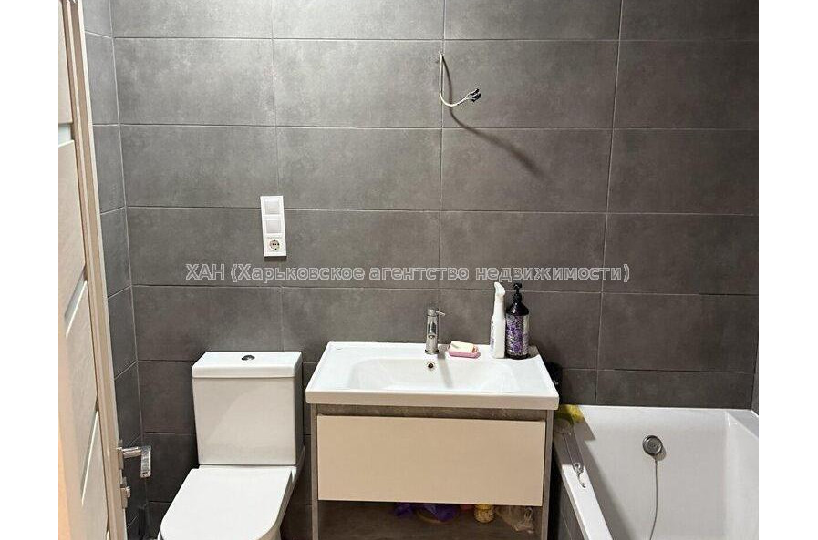 Продам квартиру, Ньютона ул. , 1  ком., 38 м², без ремонта 