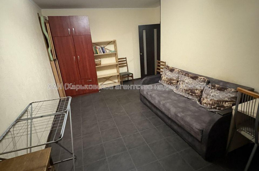 Продам квартиру, Холодногорская ул. , 2  ком., 43 м², косметический ремонт 