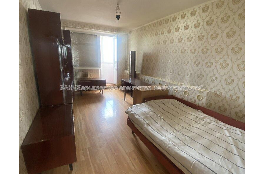 Продам квартиру, Соборности Украины ул. , 3 кім., 65 м², капитальный ремонт 