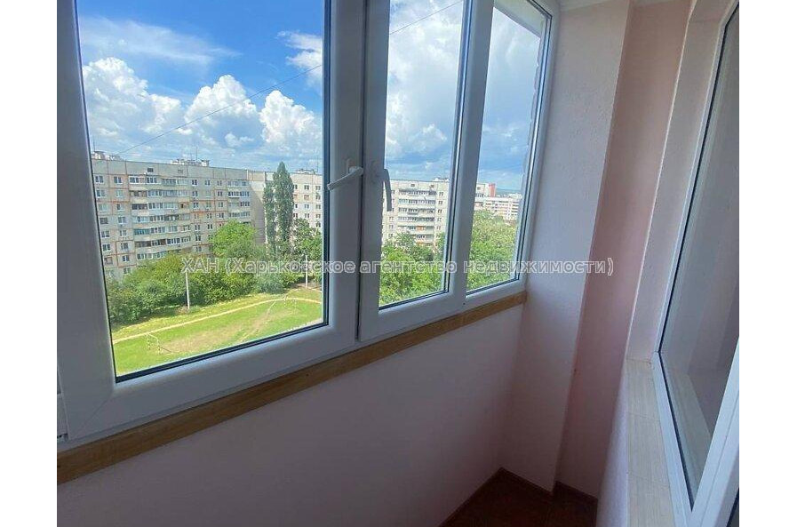 Продам квартиру, Соборности Украины ул. , 3 кім., 65 м², капитальный ремонт 