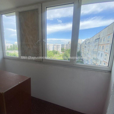Продам квартиру, Соборности Украины ул. , 3 кім., 65 м², капитальный ремонт 