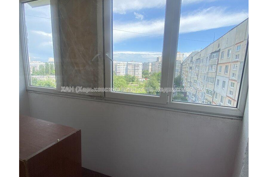 Продам квартиру, Соборности Украины ул. , 3 кім., 65 м², капитальный ремонт 
