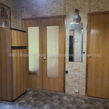 Продам квартиру, 4  ком., 86.60 м², советский ремонт 