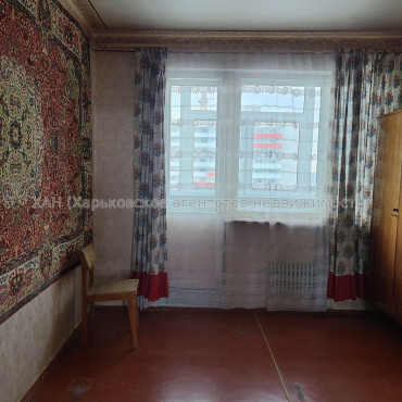 Продам квартиру, 4  ком., 86.60 м², советский ремонт 