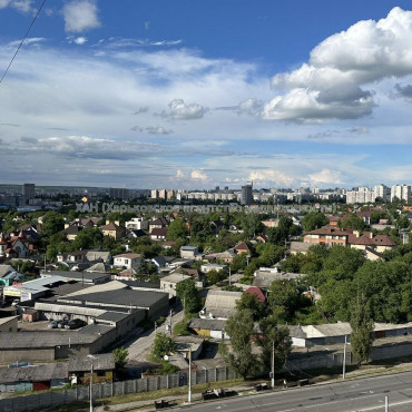 Продам квартиру, 4  ком., 86.60 м², советский ремонт 