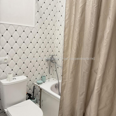 Здам квартиру, Куликовский спуск , 8/10 , 2 кім., 53 м², капитальный ремонт 