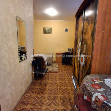 Продам квартиру, Камышева ул. , 1 кім., 27 м², косметический ремонт 