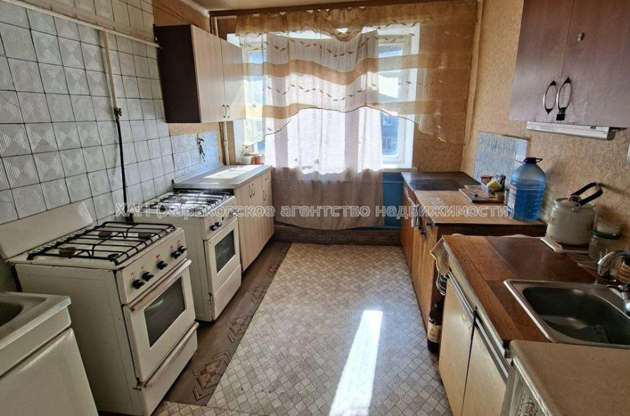 Продам квартиру, 23 Августа ул. , 1 кім., 12 м², советский ремонт 
