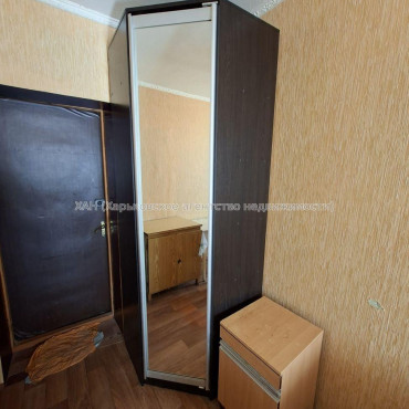 Продам квартиру, 23 Августа ул. , 1 кім., 12 м², советский ремонт 