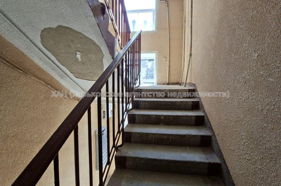 Продам квартиру, 23 Августа ул. , 1 кім., 12 м², советский ремонт 