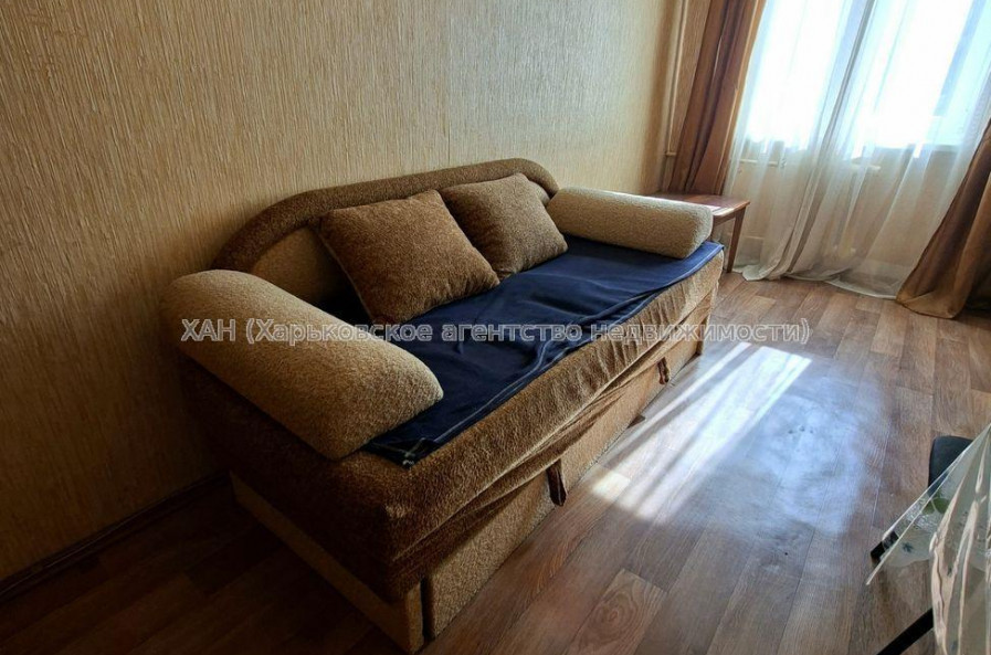 Продам квартиру, 23 Августа ул. , 1 кім., 12 м², советский ремонт 