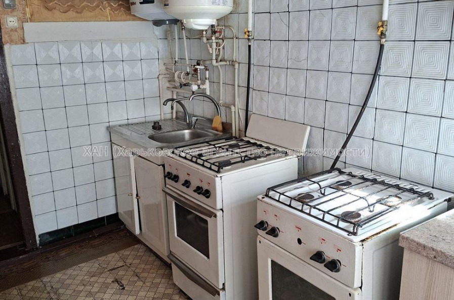 Продам квартиру, 23 Августа ул. , 1 кім., 12 м², советский ремонт 