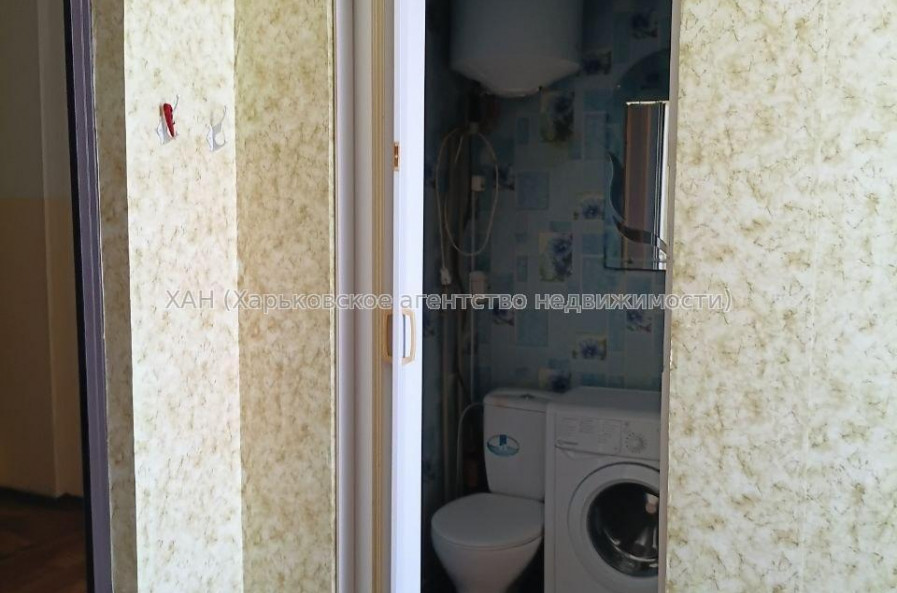 Продам квартиру, Павловская ул. , 1 кім., 16 м², косметический ремонт 
