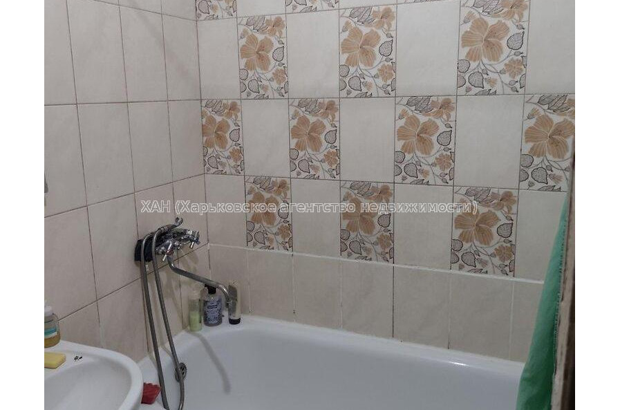 Продам квартиру, Салтовское шоссе , 3 кім., 70 м², косметический ремонт 